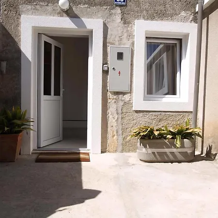 Apartment In Mit Garten Und Terrasse